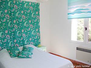 South of France - Provence - 4 Bedroom - Villa accommodation - bedroom 2 (PR-603) photo 1 of 5