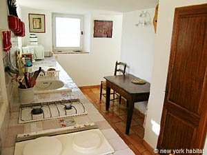 Sud de la France T2 - Maison de Village appartements location vacances - cuisine (PR-607) photo 2 de 4