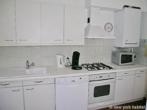 South France - French Riviera - 2 Bedroom - Villa accommodation - kitchen (PR-625) photo 3 of 10