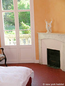 South France - French Riviera - 2 Bedroom - Villa accommodation - bedroom 1 (PR-625) photo 4 of 14