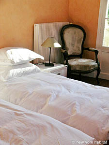 South France - French Riviera - 2 Bedroom - Villa accommodation - bedroom 1 (PR-625) photo 5 of 14