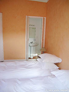 South France - French Riviera - 2 Bedroom - Villa accommodation - bedroom 1 (PR-625) photo 13 of 14