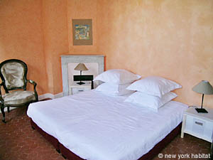 South France - French Riviera - 2 Bedroom - Villa accommodation - bedroom 2 (PR-625) photo 1 of 6