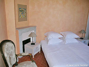South France - French Riviera - 2 Bedroom - Villa accommodation - bedroom 2 (PR-625) photo 3 of 6