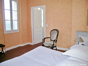South France - French Riviera - 2 Bedroom - Villa accommodation - bedroom 2 (PR-625) photo 4 of 6