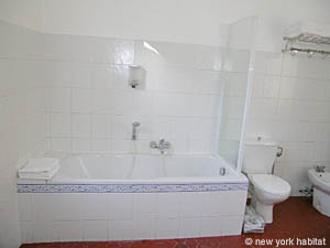 South France - French Riviera - 2 Bedroom - Villa accommodation - bathroom 1 (PR-625) photo 4 of 8