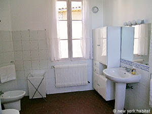South France - French Riviera - 2 Bedroom - Villa accommodation - bathroom 1 (PR-625) photo 5 of 8
