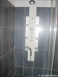 South France - French Riviera - 2 Bedroom - Villa accommodation - bathroom 3 (PR-625) photo 4 of 5
