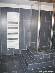 South France - French Riviera - 2 Bedroom - Villa accommodation - bathroom 3 (PR-625) photo 3 of 5
