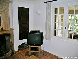 South France - French Riviera - 6 Bedroom - Villa accommodation - living room (PR-626) photo 15 of 22