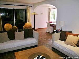 South France - French Riviera - 6 Bedroom - Villa accommodation - living room (PR-626) photo 18 of 22