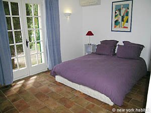South France - French Riviera - 6 Bedroom - Villa accommodation - bedroom 1 (PR-626) photo 1 of 8