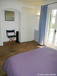 South France - French Riviera - 6 Bedroom - Villa accommodation - bedroom 1 (PR-626) photo 5 of 8