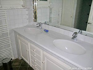 South France - French Riviera - 6 Bedroom - Villa accommodation - bathroom 2 (PR-626) photo 1 of 6