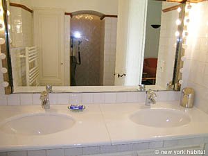 South France - French Riviera - 6 Bedroom - Villa accommodation - bathroom 2 (PR-626) photo 4 of 6