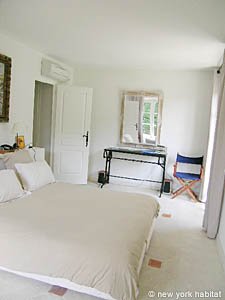 South France - French Riviera - 6 Bedroom - Villa accommodation - bedroom 4 (PR-626) photo 4 of 7
