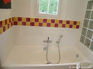 South France - French Riviera - 6 Bedroom - Villa accommodation - bathroom 4 (PR-626) photo 3 of 3