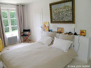 South France - French Riviera - 6 Bedroom - Villa accommodation - bedroom 4 (PR-626) photo 7 of 7