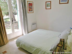 South France - French Riviera - 6 Bedroom - Villa accommodation - bedroom 5 (PR-626) photo 1 of 3