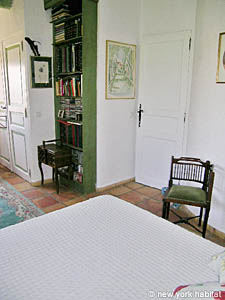 Sud de la France - Provence - Luberon - T3 - Villa appartements location vacances - chambre 1 (PR-637) photo 4 de 10