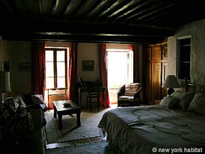 South France 4 Bedrooms - Villa accommodation bedroom 1 photo 32