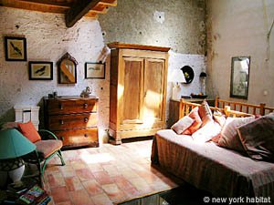 South France 4 Bedrooms - Villa accommodation bedroom 4 photo 48