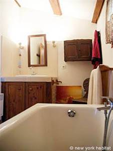 South France - French Riviera - 2 Bedroom - Villa accommodation - bathroom 2 (PR-644) photo 3 of 3