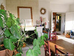 South France - Avignon Region - 6 Bedroom - Villa accommodation - living room (PR-650) photo 5 of 6