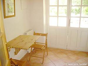 Sud de la France - Provence - Studio T1 - Duplex appartement bed breakfast - séjour (PR-662) photo 7 sur 7 Sud de la France - Provence - Studio T1 - Duplex appartement bed breakfast - séjour (PR-662) photo 7 sur 7