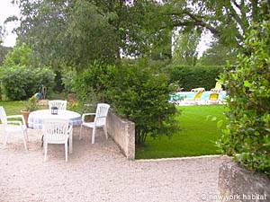 Sud de la France - Provence - Studio T1 - Duplex appartement bed breakfast - séjour (PR-662) photo 4 sur 7 Sud de la France - Provence - Studio T1 - Duplex appartement bed breakfast - séjour (PR-662) photo 4 sur 7