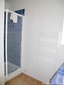 Sud de la France - Aix en Provence - Marseille - Studio/T1 appartements location vacances - salle d'eau (PR-664) photo 1 de 4