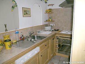 South France - French Riviera - 3 Bedroom accommodation - kitchen (PR-674) photo 4 of 10