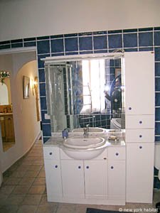 South France - French Riviera - 3 Bedroom accommodation - bathroom 1 (PR-674) photo 2 of 4