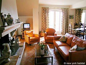 South France - Provence Luberon - 6 Bedroom - Villa accommodation - living room (PR-697) photo 4 of 8