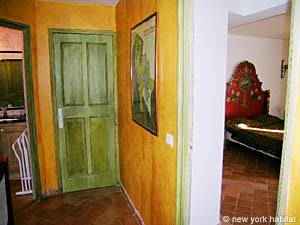 South France - Provence Luberon - 6 Bedroom - Villa accommodation - bedroom 1 (PR-697) photo 1 of 5