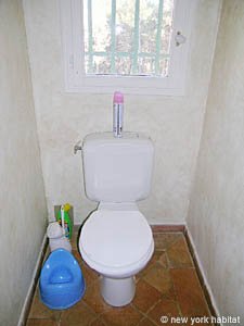 South France - Provence Luberon - 6 Bedroom - Villa accommodation - bathroom 1 (PR-697) photo 1 of 4