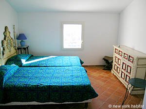 South France - Provence Luberon - 6 Bedroom - Villa accommodation - bedroom 3 (PR-697) photo 1 of 4