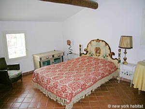 South France - Provence Luberon - 6 Bedroom - Villa accommodation - bedroom 4 (PR-697) photo 2 of 6