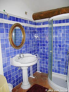 South France - Provence Luberon - 6 Bedroom - Villa accommodation - bathroom 2 (PR-697) photo 1 of 2