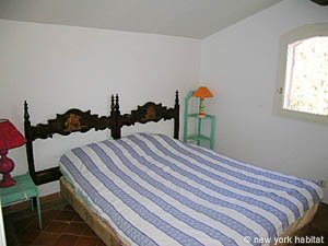 South France - Provence Luberon - 6 Bedroom - Villa accommodation - bedroom 5 (PR-697) photo 1 of 7