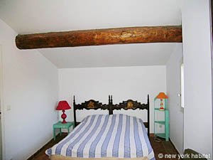 South France - Provence Luberon - 6 Bedroom - Villa accommodation - bedroom 5 (PR-697) photo 2 of 7