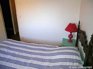 South France - Provence Luberon - 6 Bedroom - Villa accommodation - bedroom 5 (PR-697) photo 4 of 7