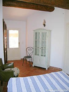 South France - Provence Luberon - 6 Bedroom - Villa accommodation - bedroom 5 (PR-697) photo 5 of 7