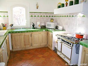 South France - Provence Luberon - 6 Bedroom - Villa accommodation - kitchen (PR-697) photo 3 of 11