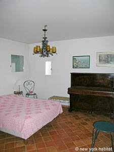 South France - Provence Luberon - 6 Bedroom - Villa accommodation - bedroom 6 (PR-697) photo 4 of 6