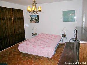 South France - Provence Luberon - 6 Bedroom - Villa accommodation - bedroom 6 (PR-697) photo 5 of 6