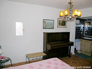 South France - Provence Luberon - 6 Bedroom - Villa accommodation - bedroom 6 (PR-697) photo 6 of 6