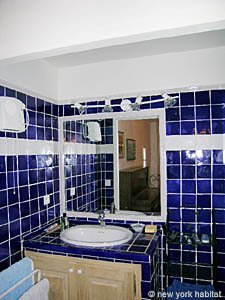South France - Provence Luberon - 6 Bedroom - Villa accommodation - bathroom 4 (PR-697) photo 2 of 3