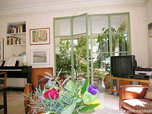 Südfrankreich - Provence - 4 Zimmer - Villa ferienwohnung - wohnzimmer (PR-715) photo 23 von 24 Südfrankreich - Provence - 4 Zimmer - Villa ferienwohnung - wohnzimmer (PR-715) photo 23 von 24