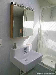 Südfrankreich - Provence - 4 Zimmer - Villa ferienwohnung - badezimmer 2 (PR-715) photo 1 von 4 Südfrankreich - Provence - 4 Zimmer - Villa ferienwohnung - badezimmer 2 (PR-715) photo 1 von 4